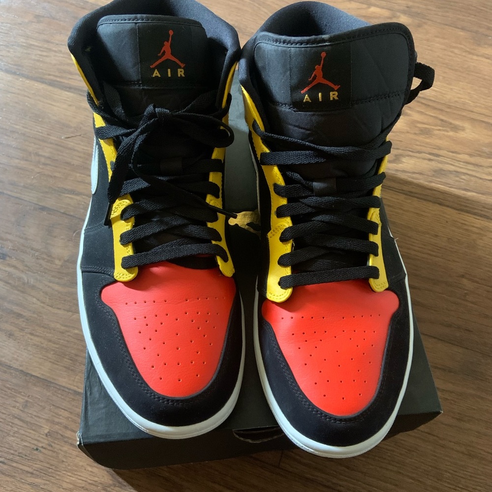 Air Jordan 1 Mid Se - Picture 3 of 3